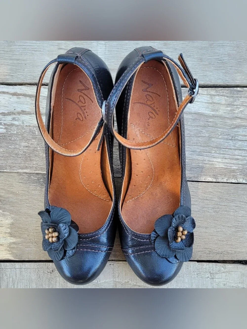 Naya Valeska Black Leather Heels With Flower Accent Sz 7